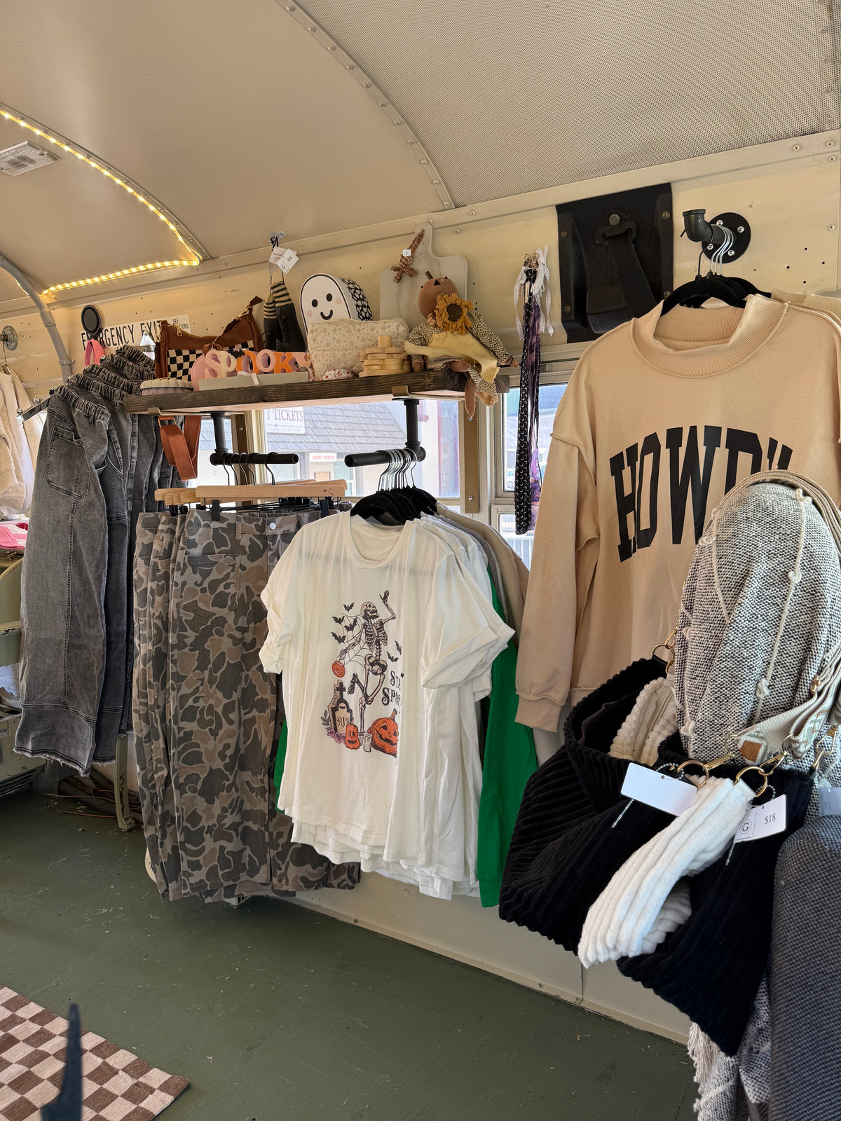 THE CLOTHING RACK