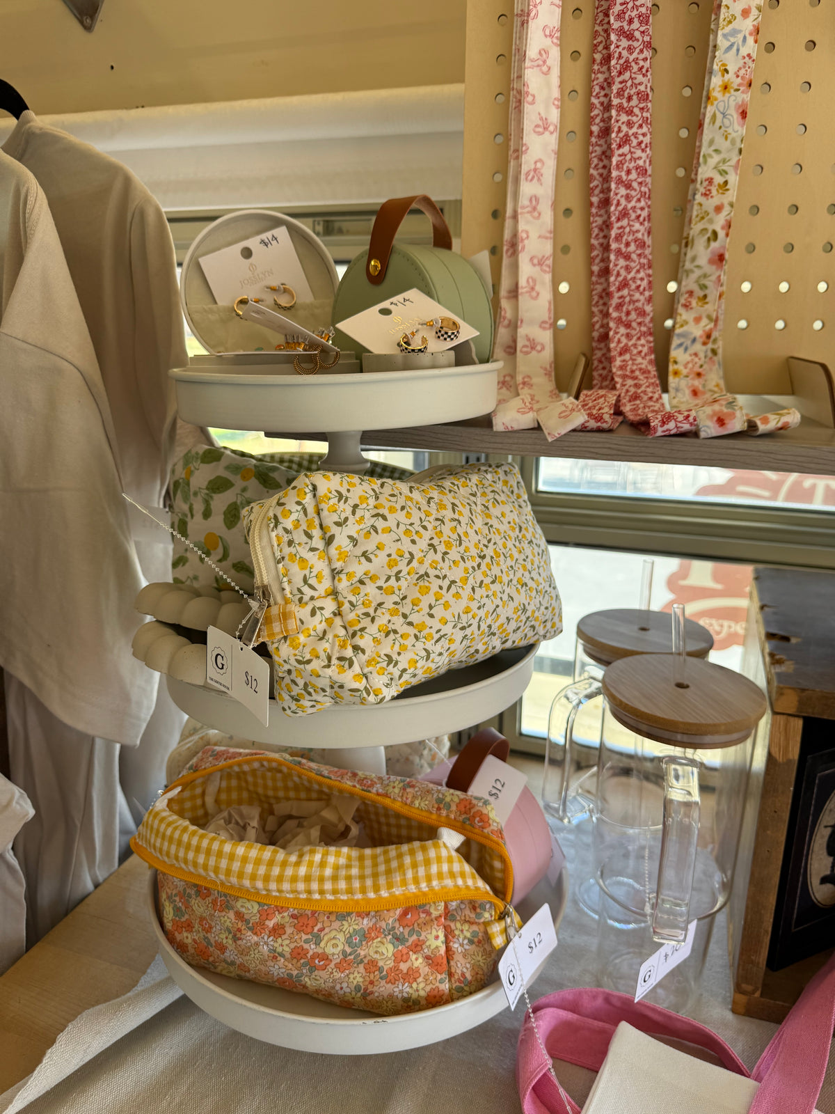THE GIFTING SHELVES