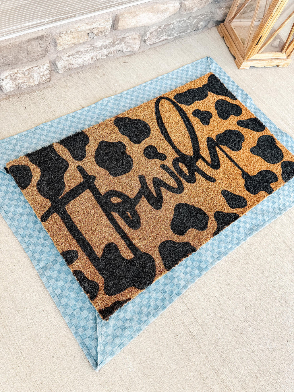 Cowprint Howdy Doormat: Western Home Decor