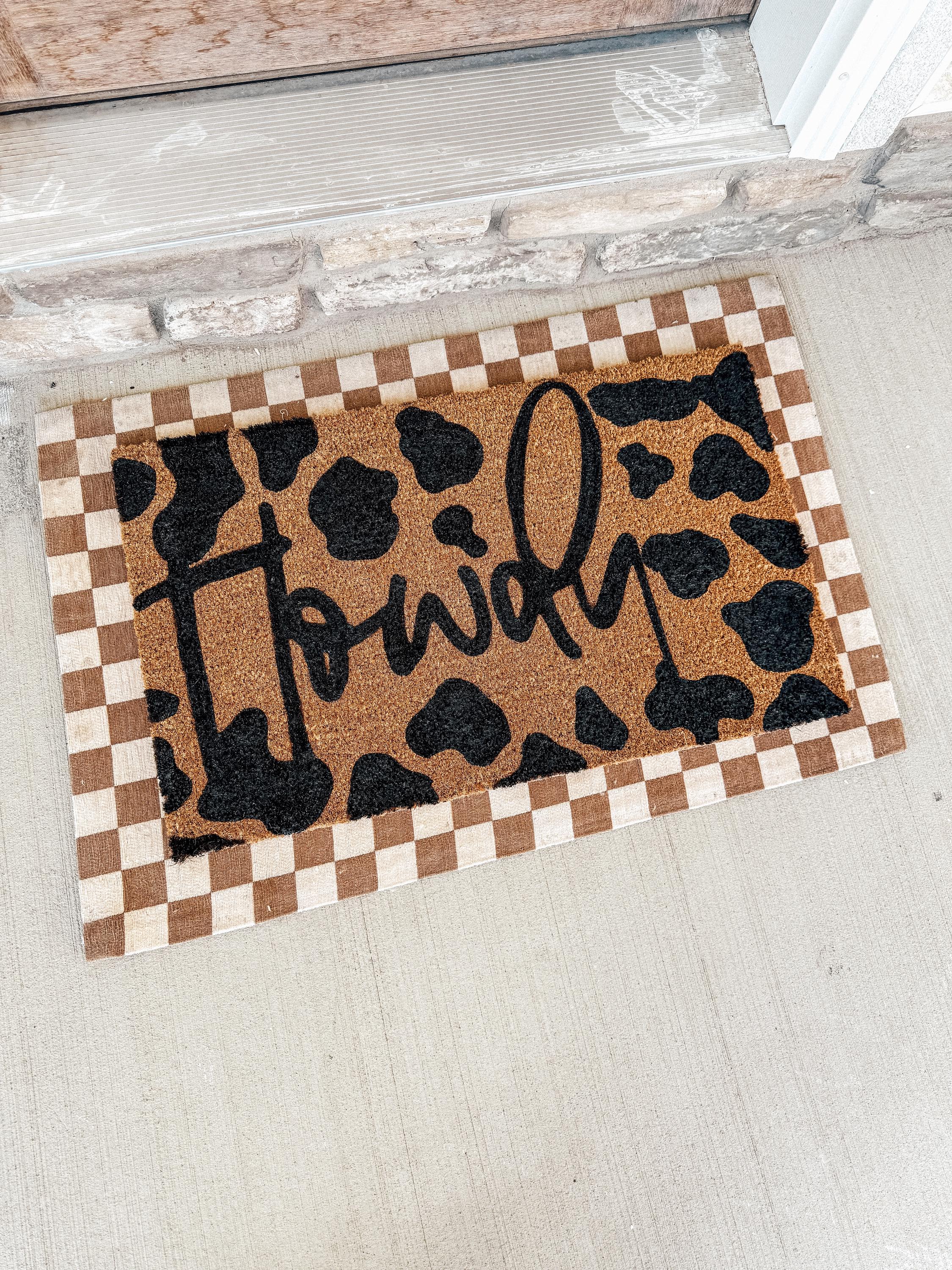 Cowprint Howdy Doormat: Western Home Decor