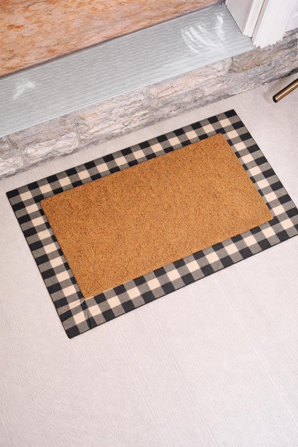 Housewarming, wedding or engagement gift | Personalized last name door mat + layering rug