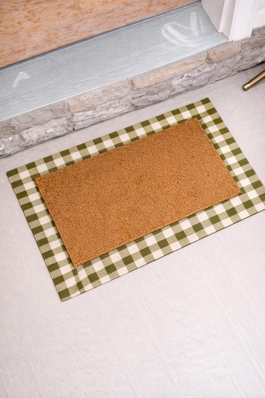 Housewarming, wedding or engagement gift | Personalized last name door mat + layering rug