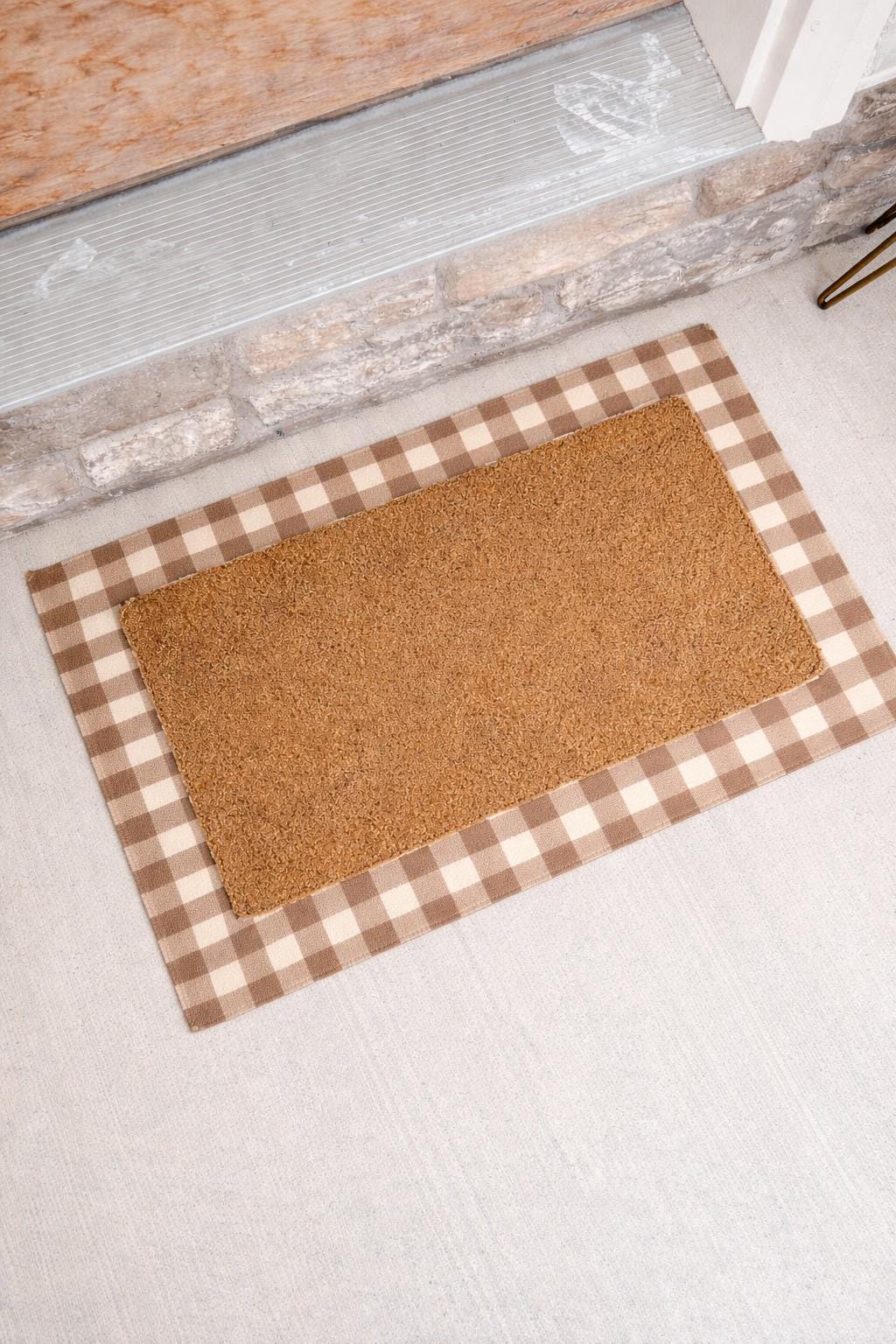 Housewarming, wedding or engagement gift | Personalized last name door mat + layering rug