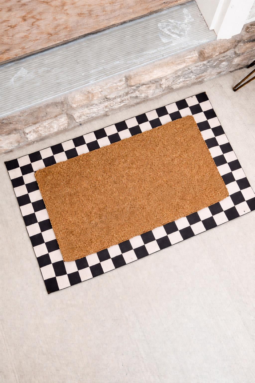 Housewarming, wedding or engagement gift | Personalized last name door mat + layering rug